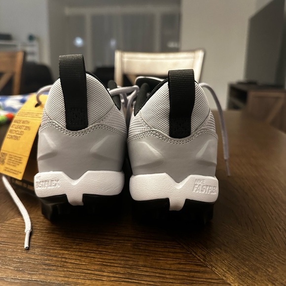 Mens Nike cleats - Picture 2 of 4